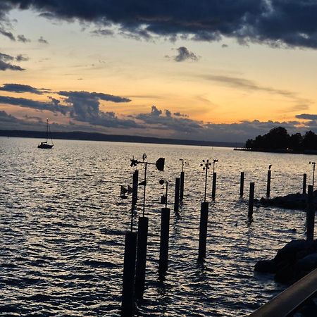 Ferienwohnung Ella - Direkt Am Bodensee Фридрихсхафен Екстериор снимка