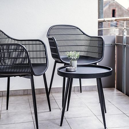 Ferienwohnung Ella - Direkt Am Bodensee Фридрихсхафен Екстериор снимка