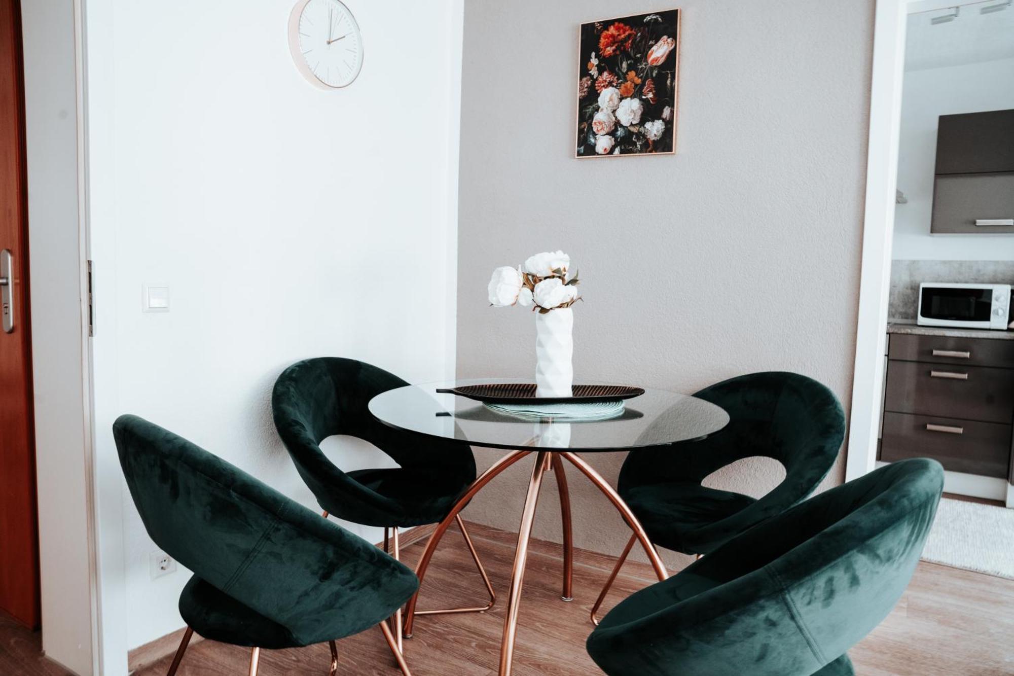 Ferienwohnung Ella - Direkt Am Bodensee Фридрихсхафен Екстериор снимка