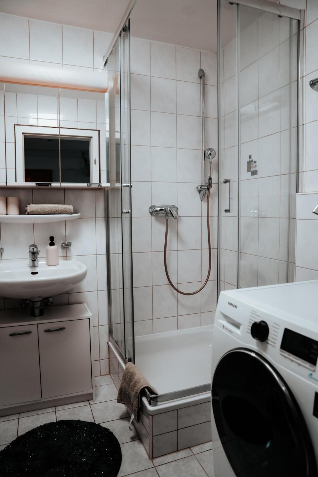 Ferienwohnung Ella - Direkt Am Bodensee Фридрихсхафен Екстериор снимка
