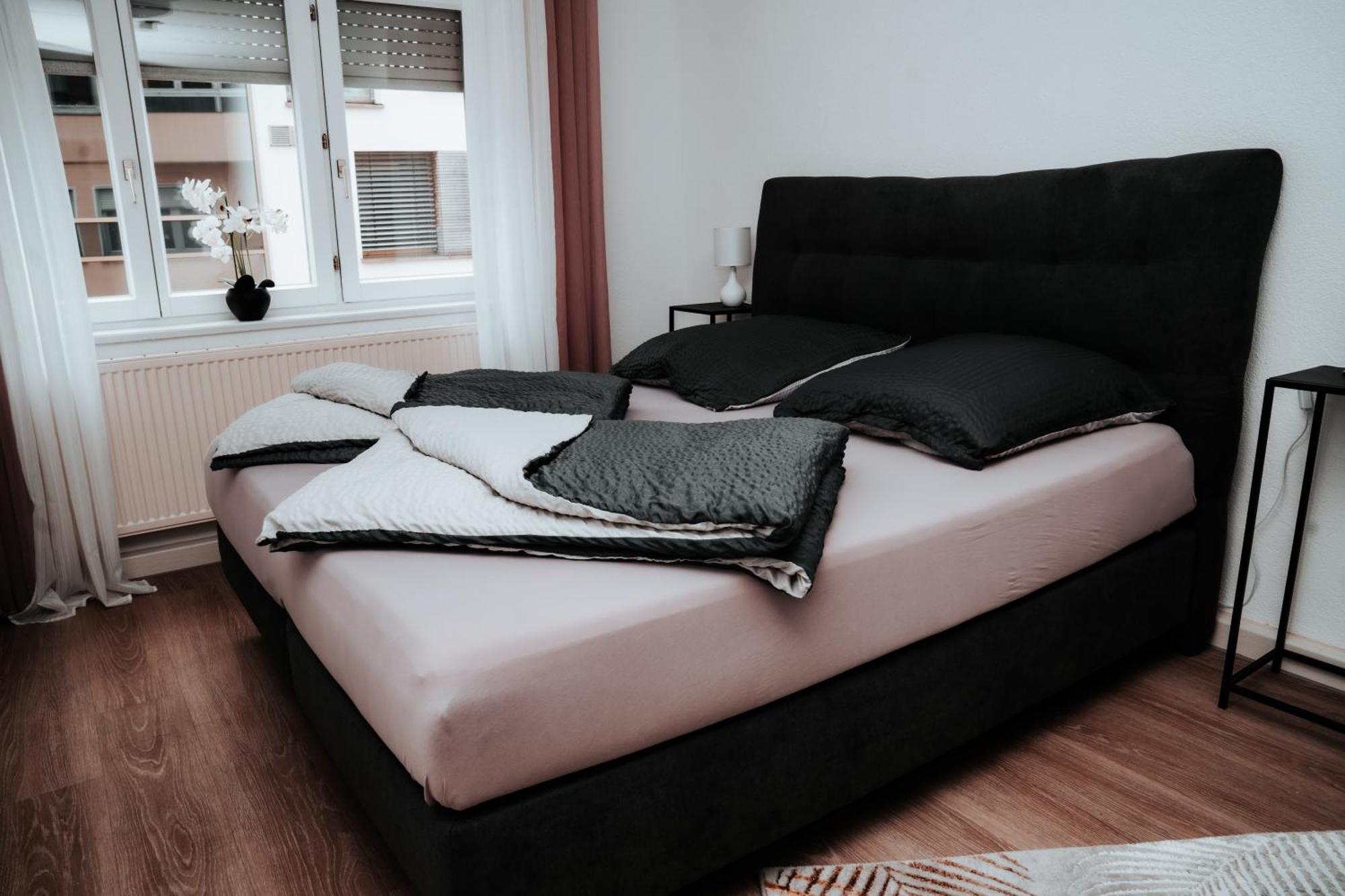 Ferienwohnung Ella - Direkt Am Bodensee Фридрихсхафен Екстериор снимка