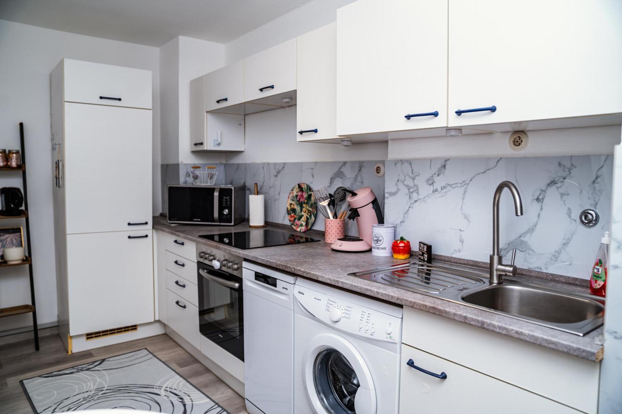 Ferienwohnung Ella - Direkt Am Bodensee Фридрихсхафен Екстериор снимка