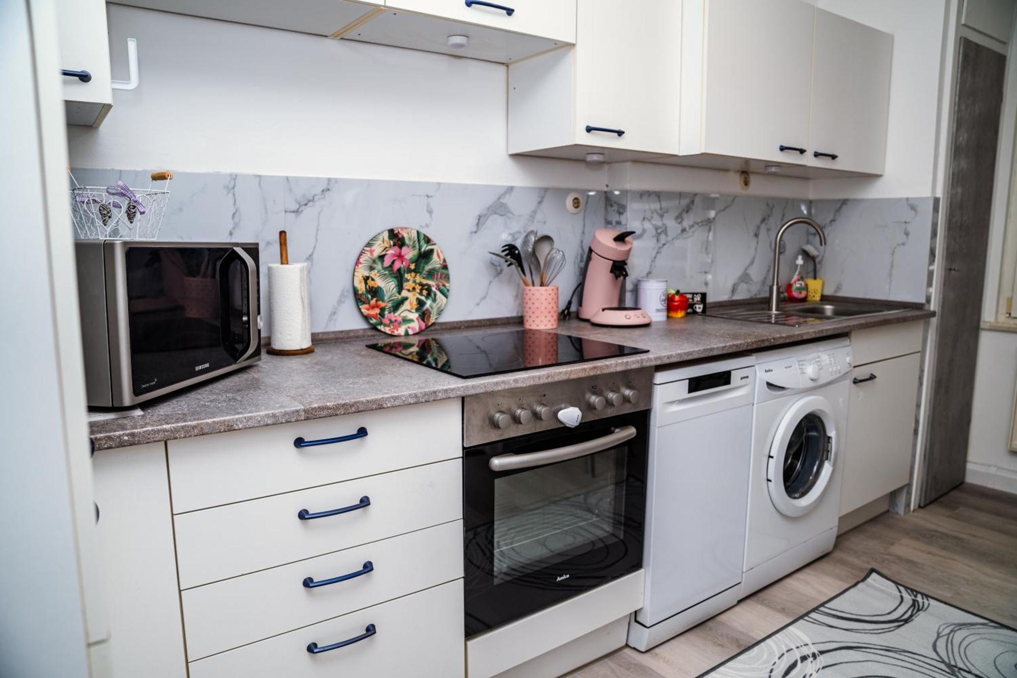 Ferienwohnung Ella - Direkt Am Bodensee Фридрихсхафен Екстериор снимка