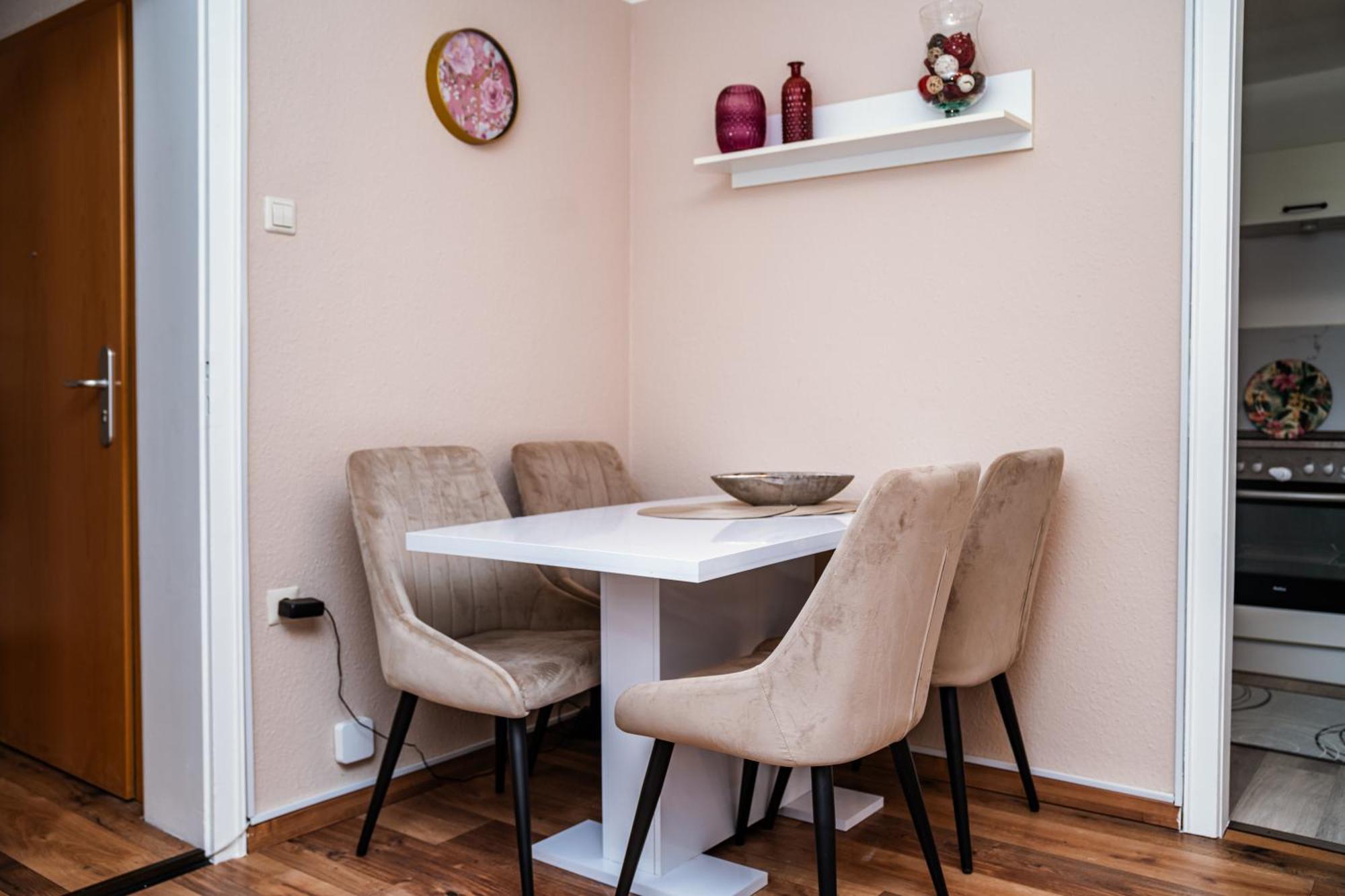 Ferienwohnung Ella - Direkt Am Bodensee Фридрихсхафен Екстериор снимка