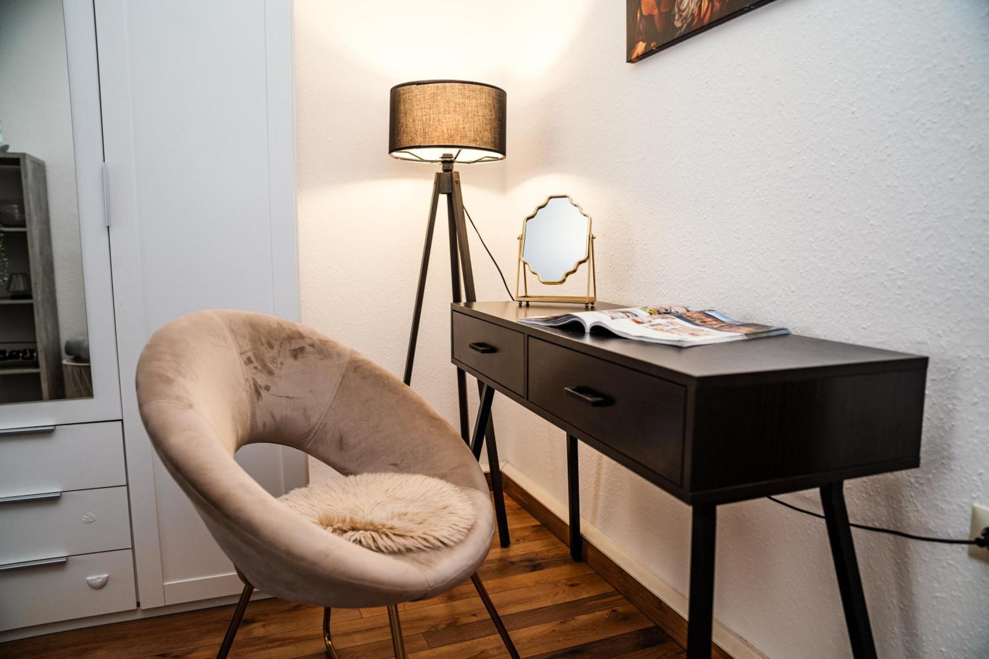 Ferienwohnung Ella - Direkt Am Bodensee Фридрихсхафен Екстериор снимка