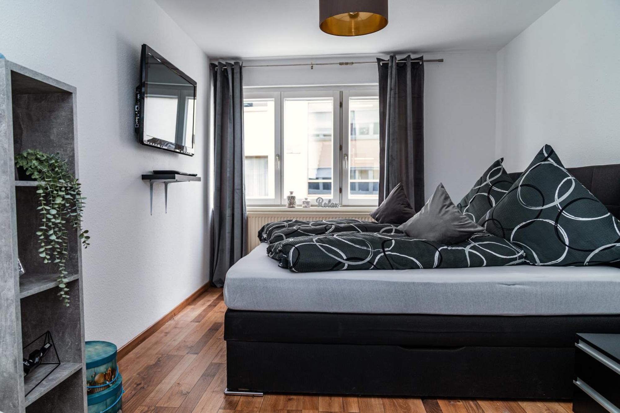 Ferienwohnung Ella - Direkt Am Bodensee Фридрихсхафен Екстериор снимка