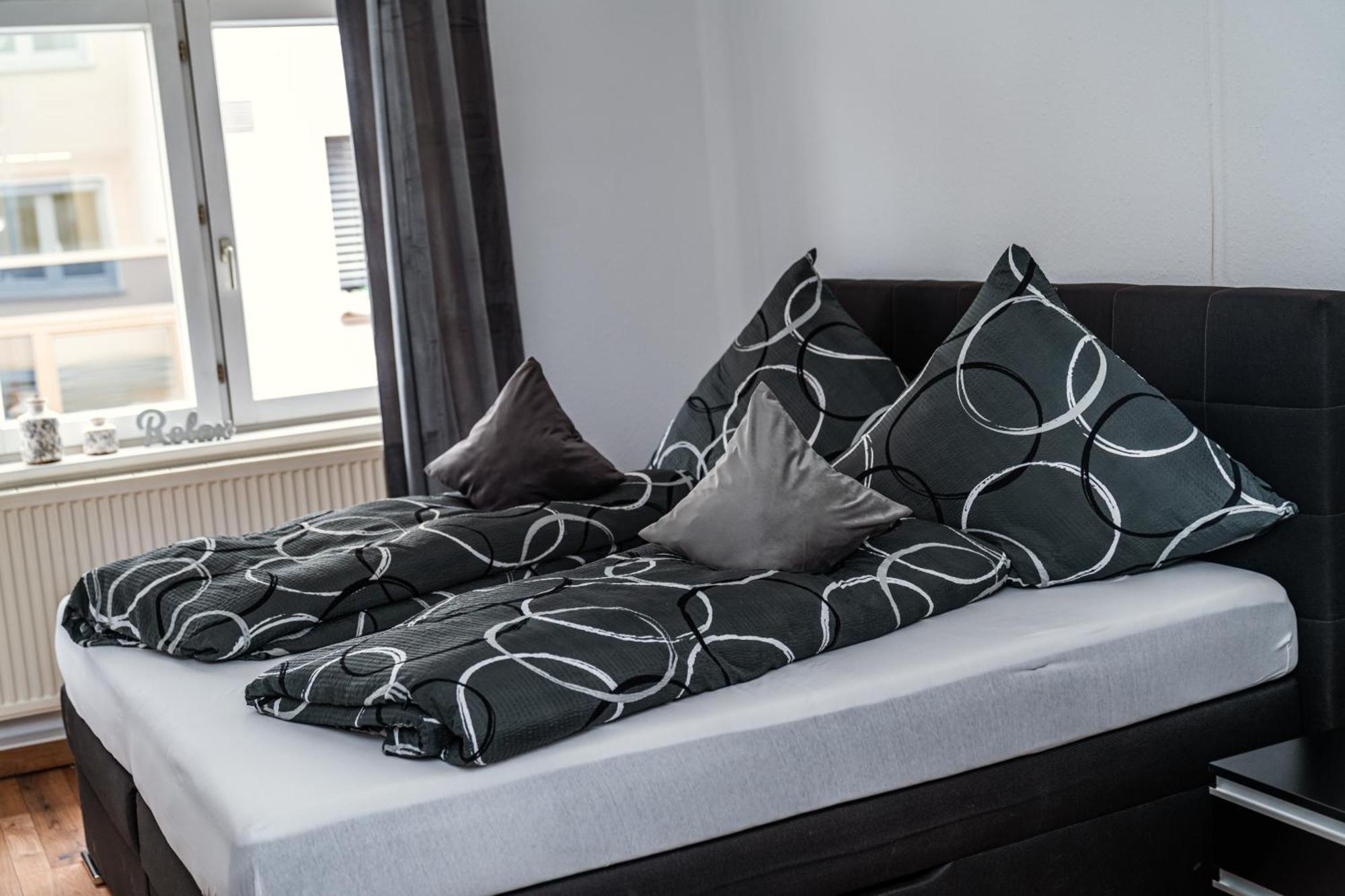 Ferienwohnung Ella - Direkt Am Bodensee Фридрихсхафен Екстериор снимка